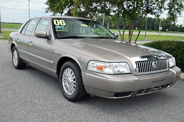 Mercury Grand Marquis 2006 photo 3