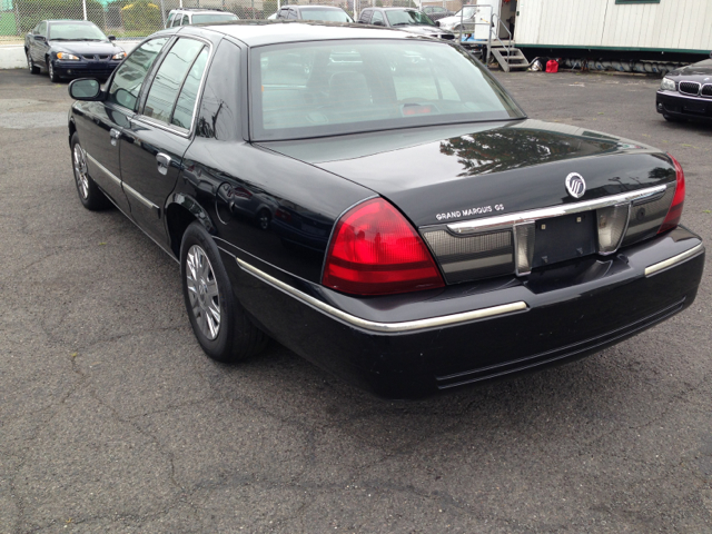 Mercury Grand Marquis 2006 photo 2