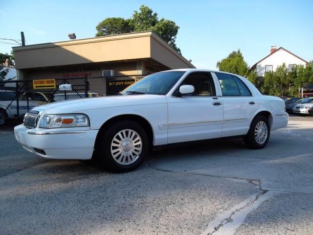 Mercury Grand Marquis 2006 photo 2