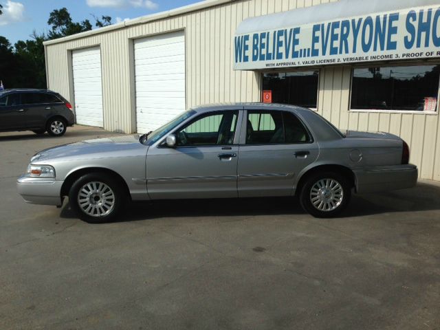 Mercury Grand Marquis 2006 photo 2