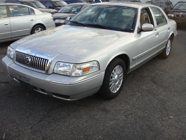 Mercury Grand Marquis 2006 photo 2