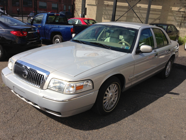 Mercury Grand Marquis 2006 photo 2