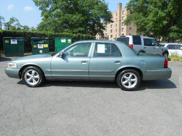 Mercury Grand Marquis 2006 photo 2