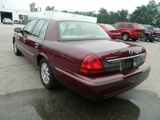 Mercury Grand Marquis 2006 photo 2