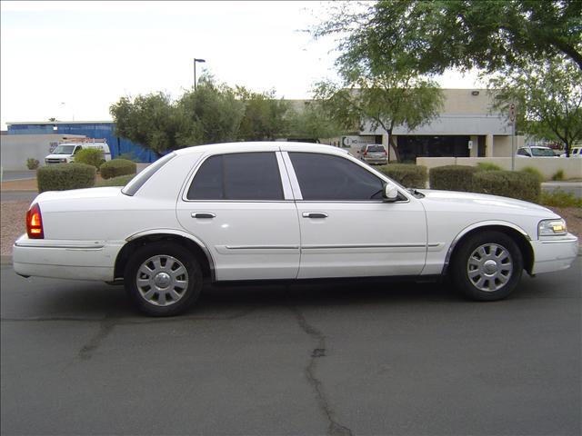 Mercury Grand Marquis 2006 photo 2