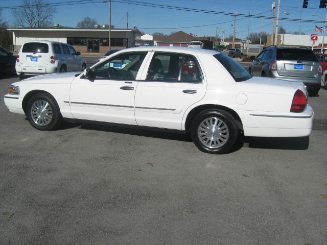 Mercury Grand Marquis 2006 photo 2