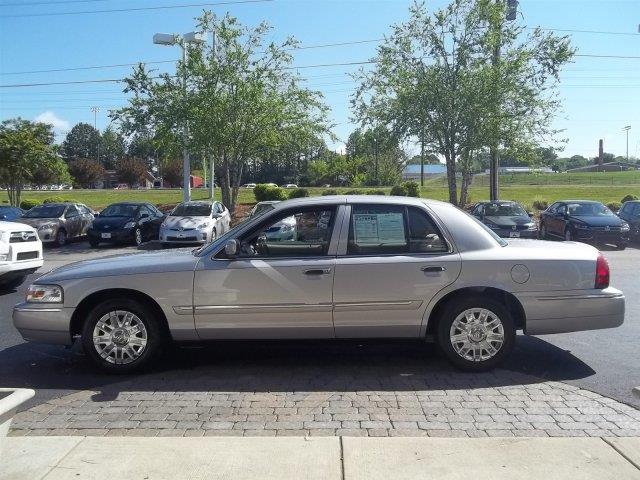 Mercury Grand Marquis 2006 photo 2