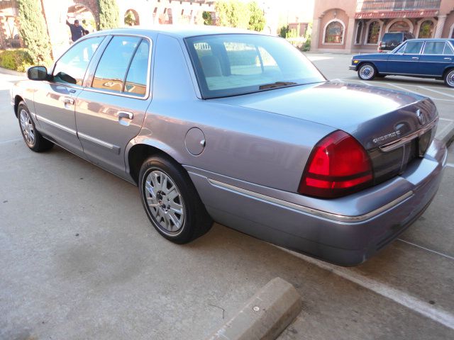 Mercury Grand Marquis 2006 photo 2