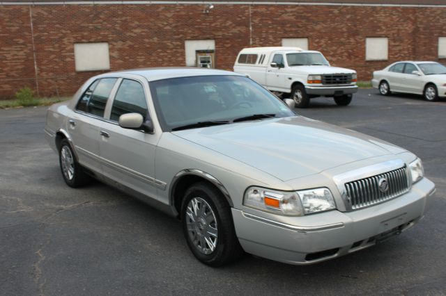 Mercury Grand Marquis 2006 photo 2