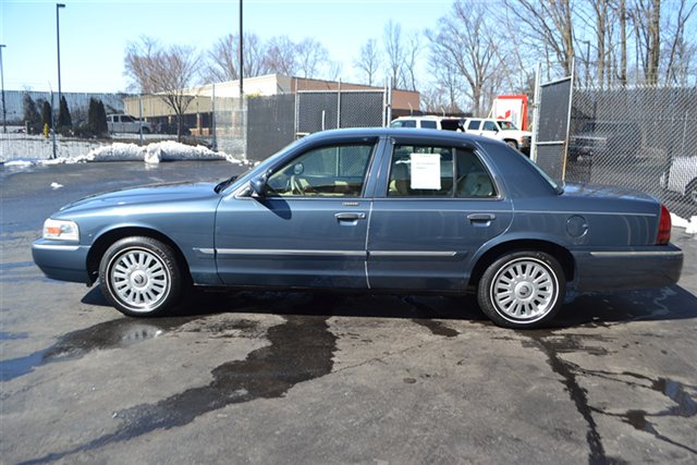 Mercury Grand Marquis 2007 photo 2