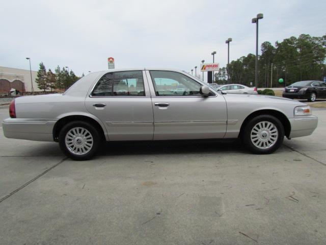 Mercury Grand Marquis 2007 photo 2