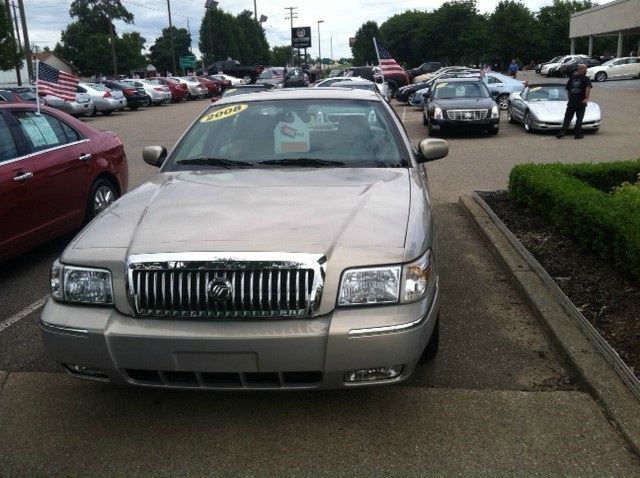 Mercury Grand Marquis 2008 photo 2