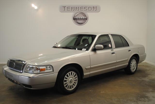 Mercury Grand Marquis 2008 photo 2