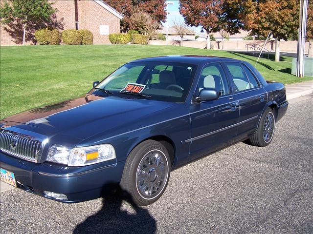 Mercury Grand Marquis 2008 photo 2