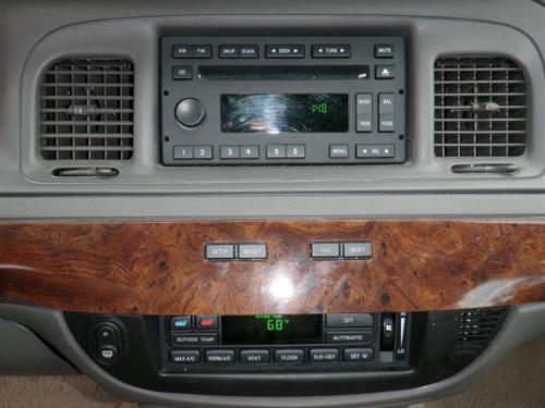 Mercury Grand Marquis 2009 photo 2