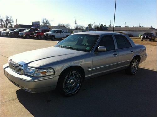 Mercury Grand Marquis 2009 photo 2