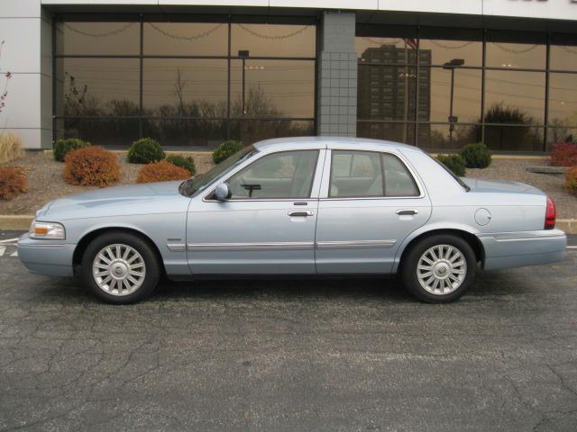 Mercury Grand Marquis 2009 photo 2