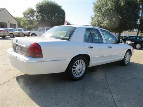 Mercury Grand Marquis 2009 photo 2