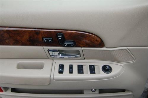 Mercury Grand Marquis 2009 photo 2