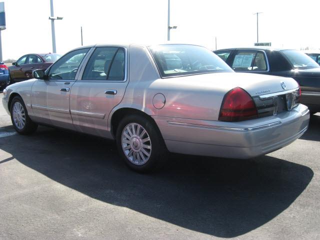 Mercury Grand Marquis 2009 photo 2