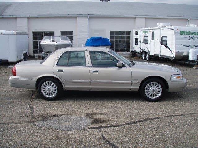 Mercury Grand Marquis 2010 photo 1