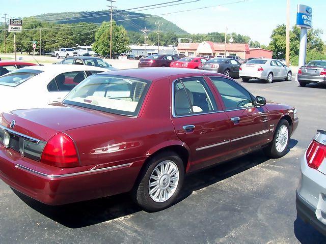 Mercury Grand Marquis 2010 photo 2