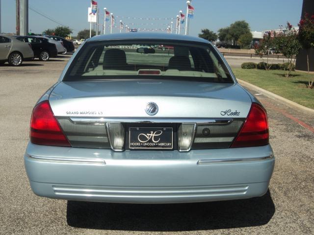 Mercury Grand Marquis 2010 photo 2