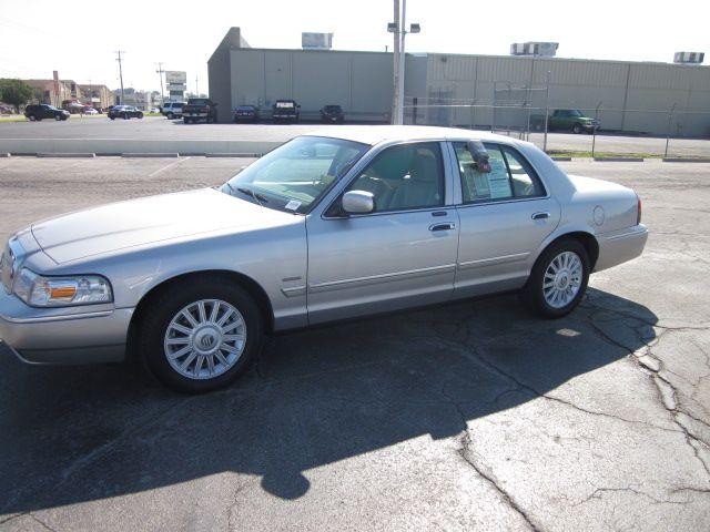 Mercury Grand Marquis 2010 photo 1