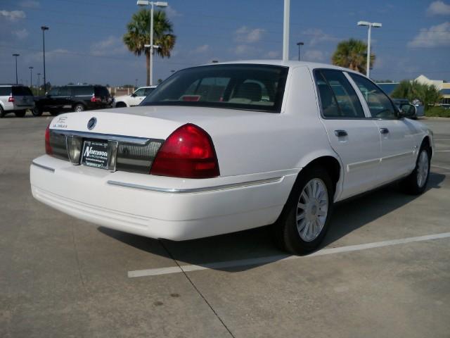 Mercury Grand Marquis 2010 photo 3