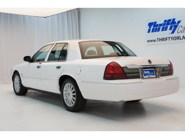 Mercury Grand Marquis 2010 photo 2