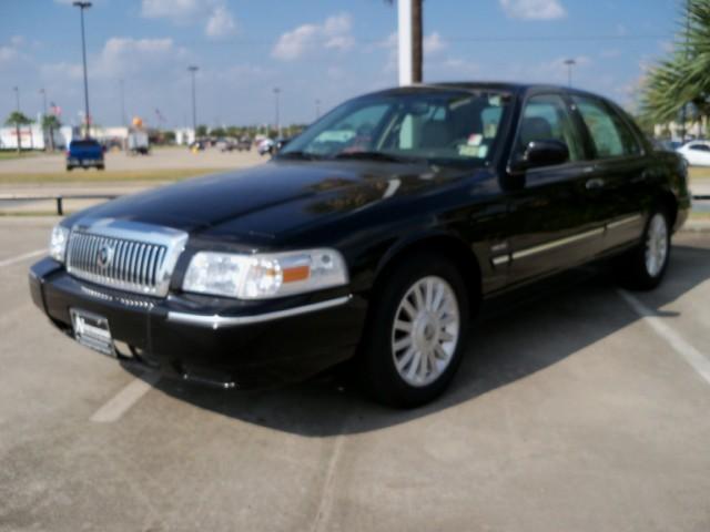 Mercury Grand Marquis 2010 photo 2