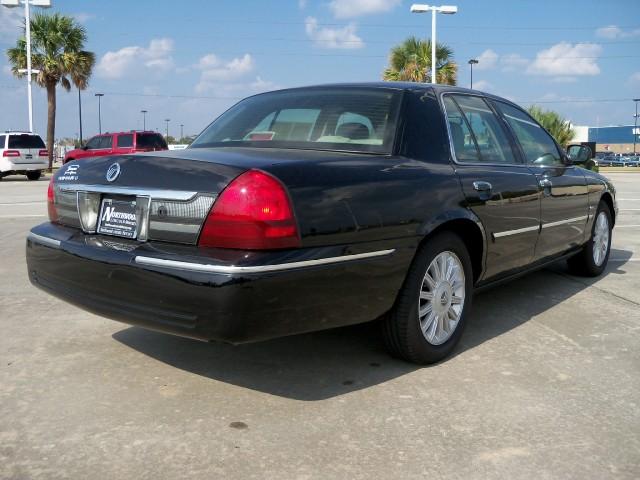 Mercury Grand Marquis 2010 photo 3