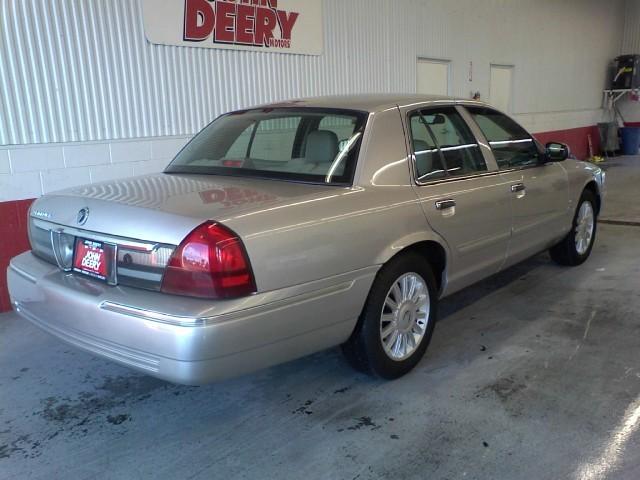 Mercury Grand Marquis 2010 photo 3