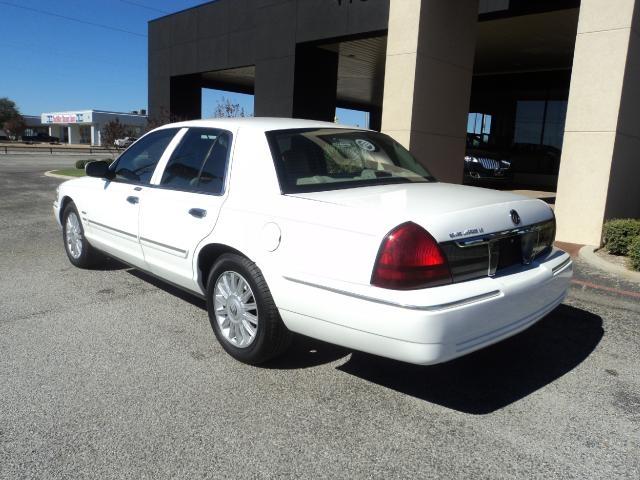 Mercury Grand Marquis 2010 photo 1