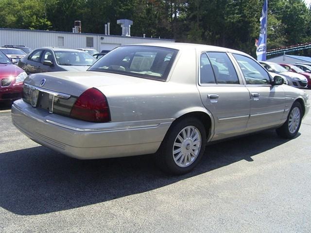 Mercury Grand Marquis 2010 photo 2