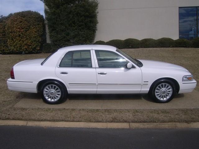 Mercury Grand Marquis 2010 photo 1