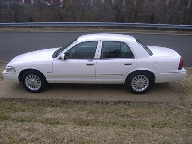 Mercury Grand Marquis 2010 photo 3