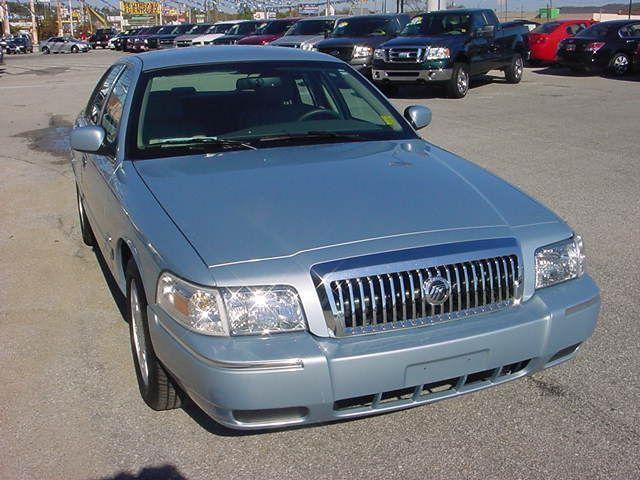 Mercury Grand Marquis 4dr Sdn GL Auto Sedan