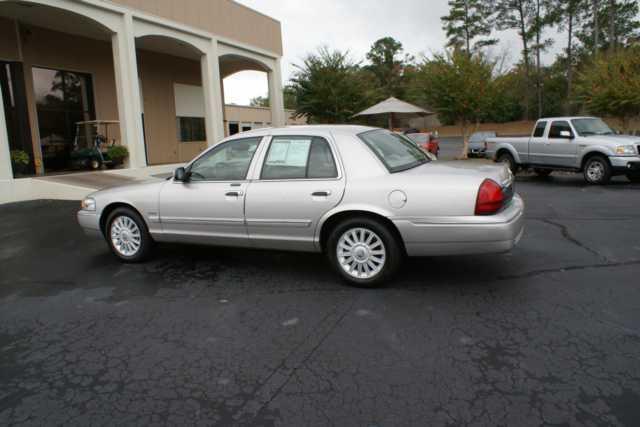 Mercury Grand Marquis 2010 photo 2