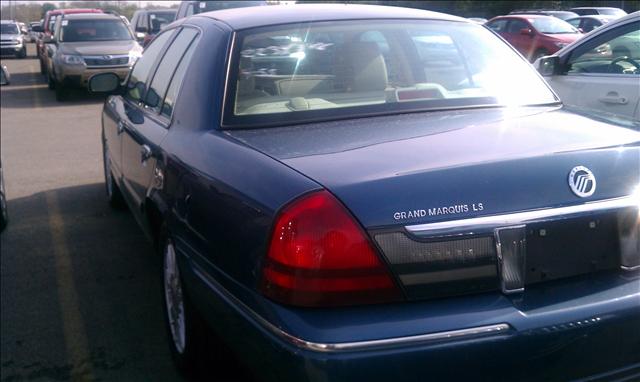 Mercury Grand Marquis 2011 photo 3