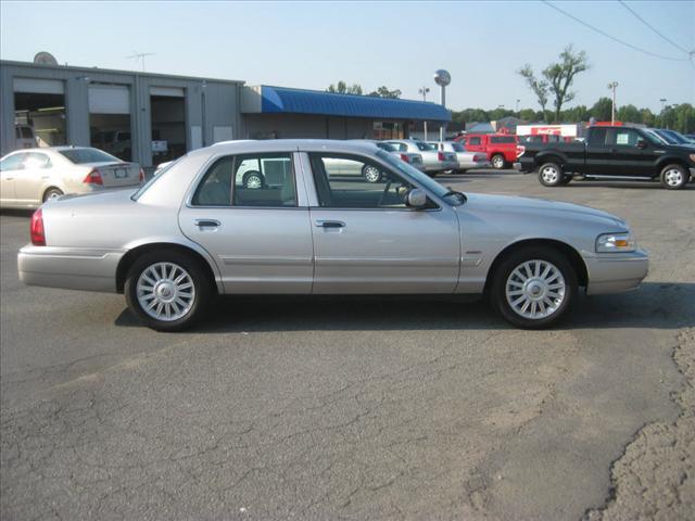 Mercury Grand Marquis 2011 photo 1