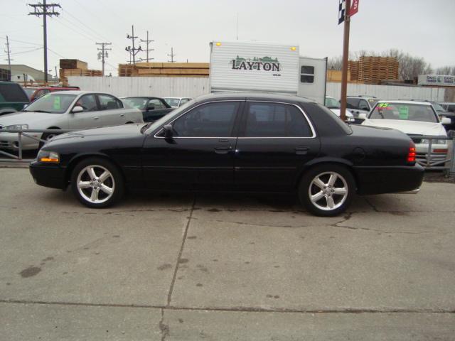 Mercury Marauder 2003 photo 2