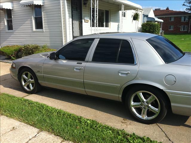 Mercury Marauder 2003 photo 2