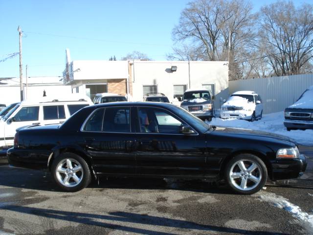 Mercury Marauder 2003 photo 2