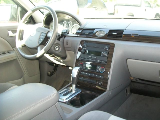 Mercury Montego 2005 photo 9