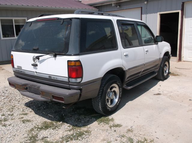 Mercury Mountaineer 1997 photo 2