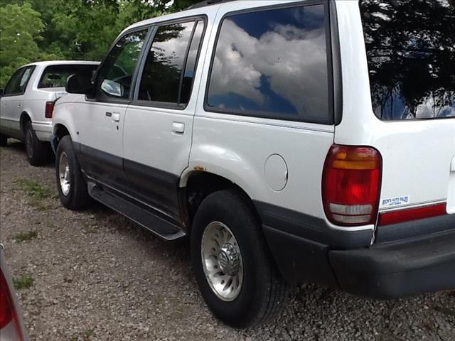 Mercury Mountaineer EX - DUAL Power Doors SUV