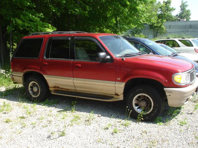 Mercury Mountaineer 2000 photo 2