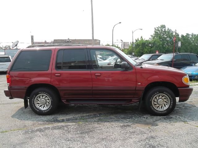 Mercury Mountaineer 2000 photo 2