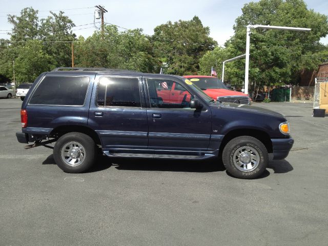 Mercury Mountaineer 2000 photo 1